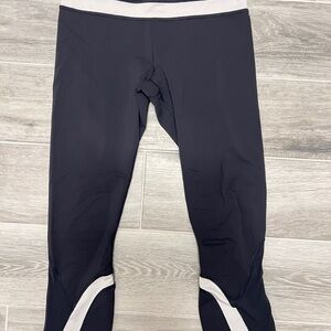 Lululemon - Black and White Leggings